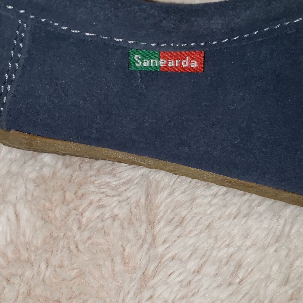 Shoes - Picture 4 of 4